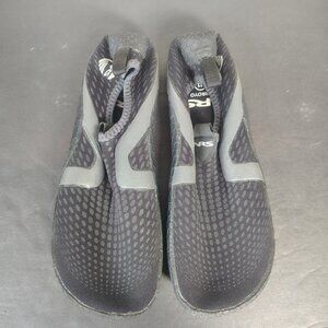 NRS Arroyo Wetshoes Mens Size 11 Black Gray Water Kayaking